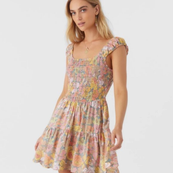 O'NEIL ADELLE JANIS FLORAL SMOCKED DRESS NWT - Picture 1 of 9